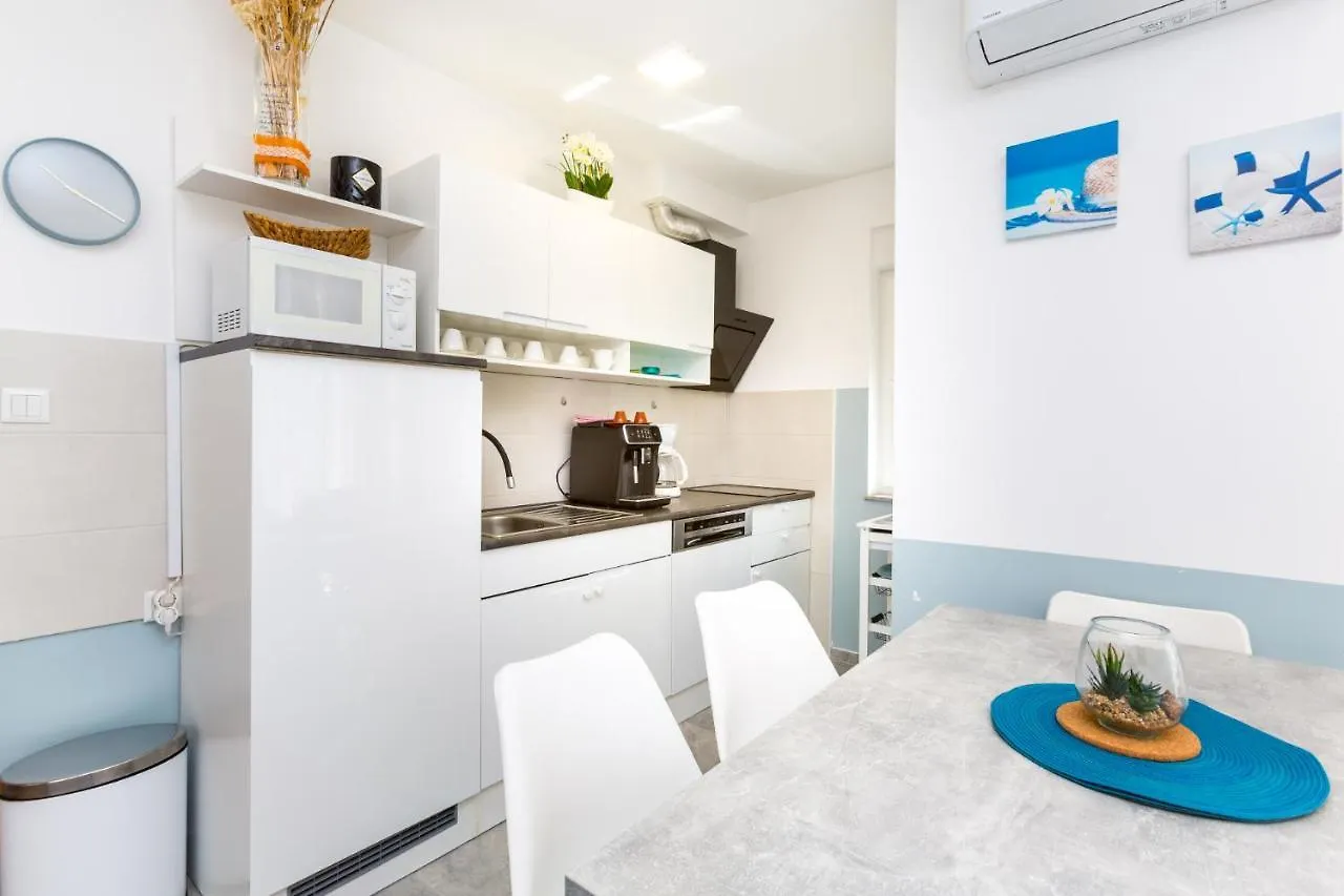 Mukalba - Emira Apartment Medulin Croatia