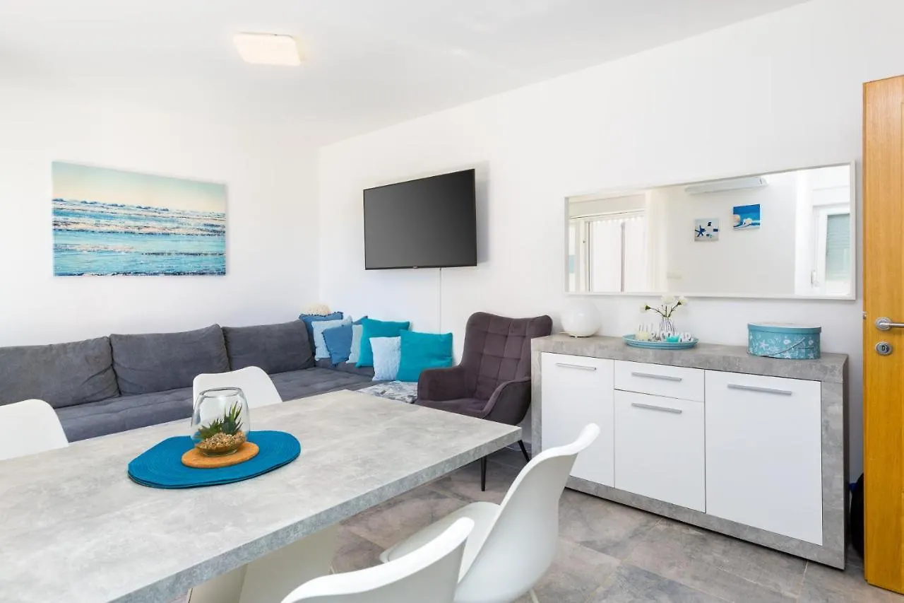 Mukalba - Emira Apartment Medulin 0*,  Croatia
